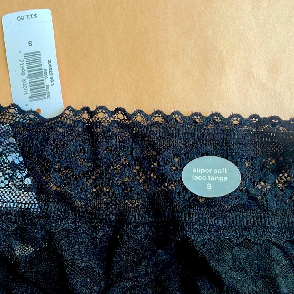 GAP NWT SUPER SOFT LACE TANGA